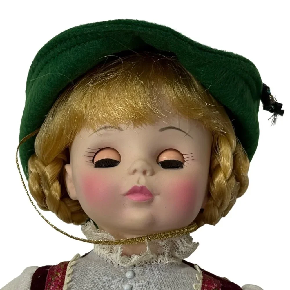 Madame‎ Alexander 14” Heidi Doll 1580 Original Box